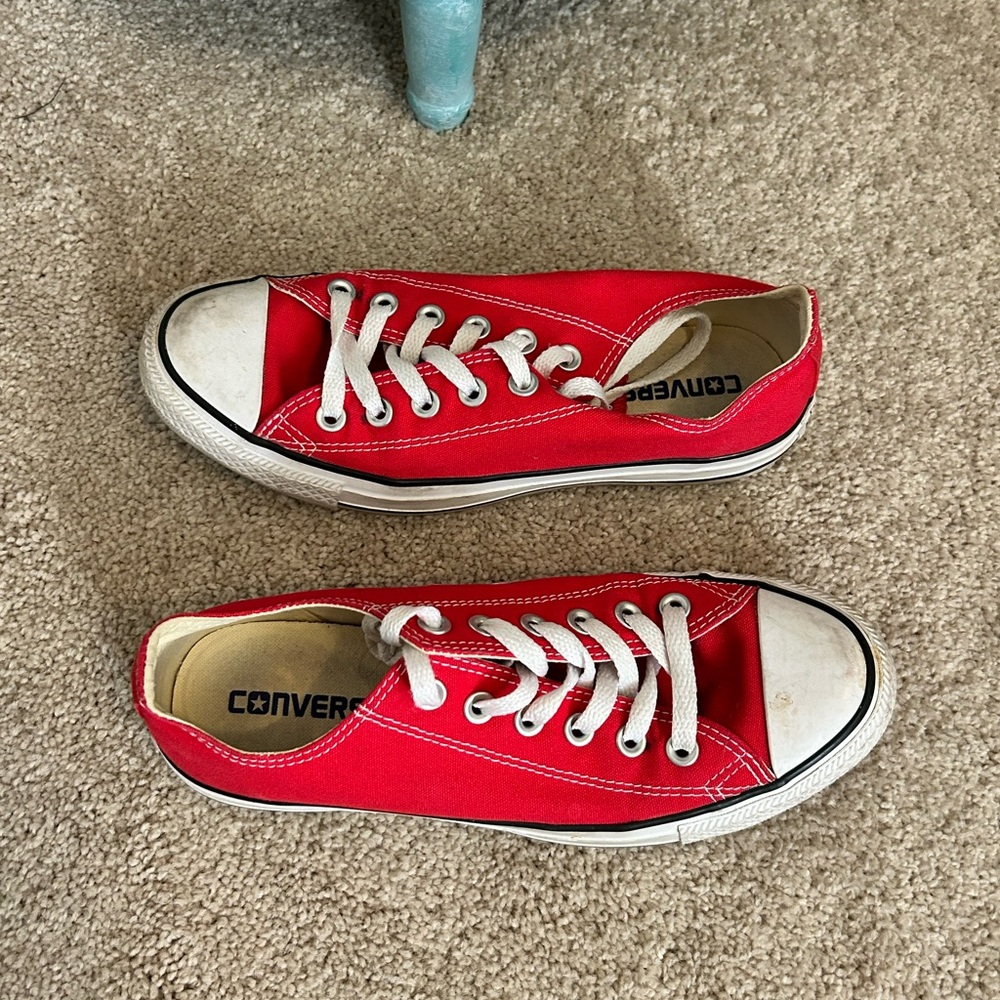 Red Canvas Converse Chuck Taylor All Star Low Top Speakers Size W 7.5 M 5.5 - Picture 2 of 6